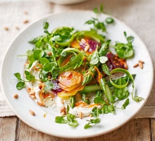 Pan-fried & raw asparagus with goat's curd & beetroot