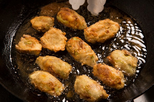 Pan-fried baby artichokes with gremolata