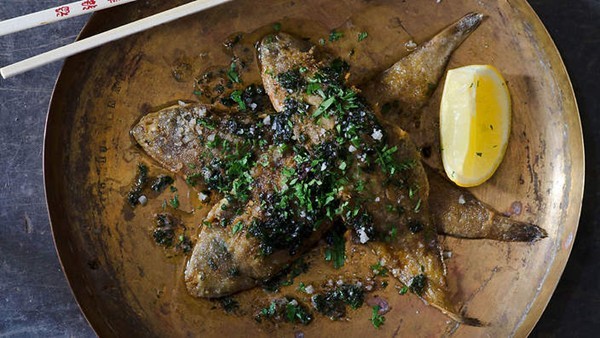 Pan-fried baby sole (Sole poêlée)