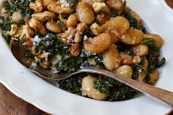 Pan-fried beans with kale
