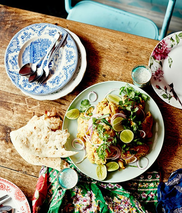 Pan-fried chicken in a spiced yoghurt sauce (Morgh degee)