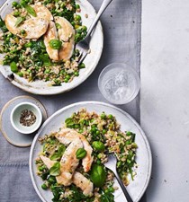 Pan-fried chicken with green grains