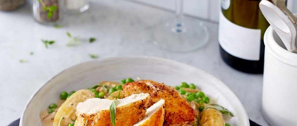 Pan-fried chicken with peas and tarragon
