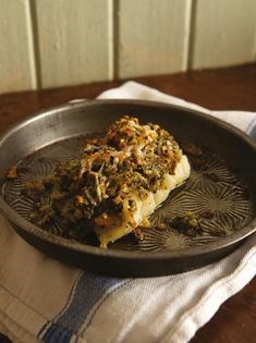 Pan-fried cod with pesto and breadcrumb topping