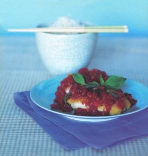 Pan-fried fish in spicy tomato sauce