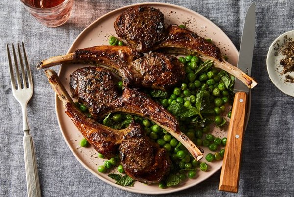 Pan-fried lamb chops with minted pea salad 