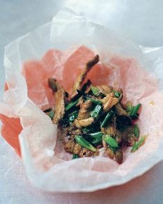 Pan-fried pork belly with black pepper and spring onion