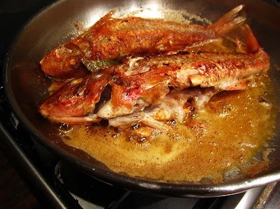 Pan-fried red mullet with butter and bay
