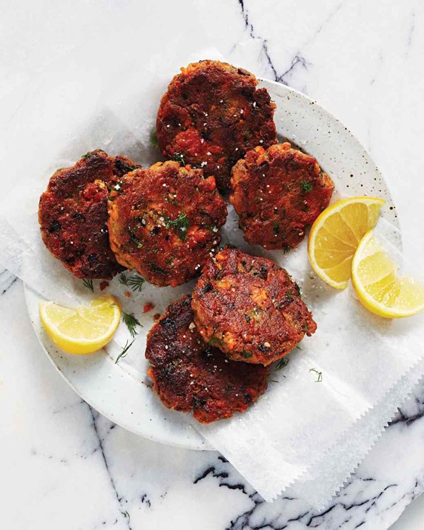 Pan-fried salmon cakes