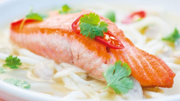 Pan-fried salmon with chilli coriander udon broth