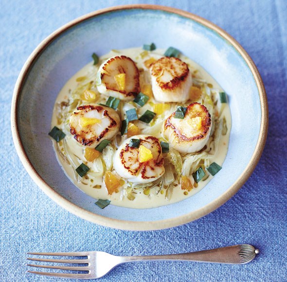 Pan-fried scallops, creamed Belgian endive, orange and tarragon dressing