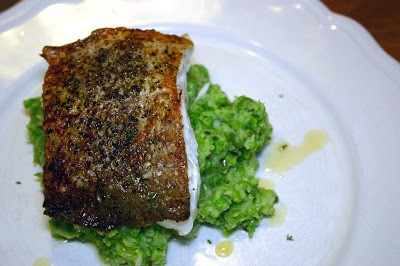 Pan-fried skrei with pea and cauliflower crush