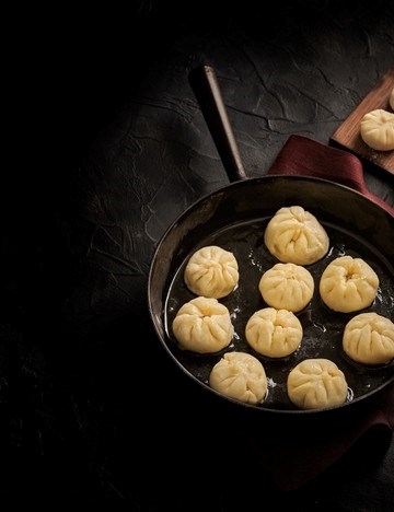 Pan-fried soup dumpling bao (Sheng jian bao)