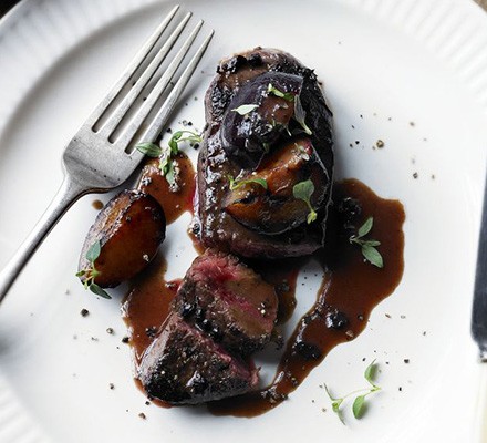 Pan-fried venison with sloe gin & plum sauce