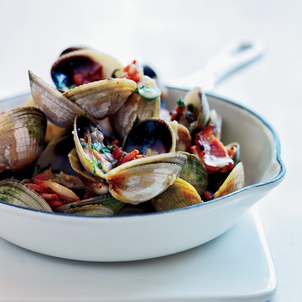 Pan-roasted clams with bacon, bourbon & jalapeño [Linton Hopkins]