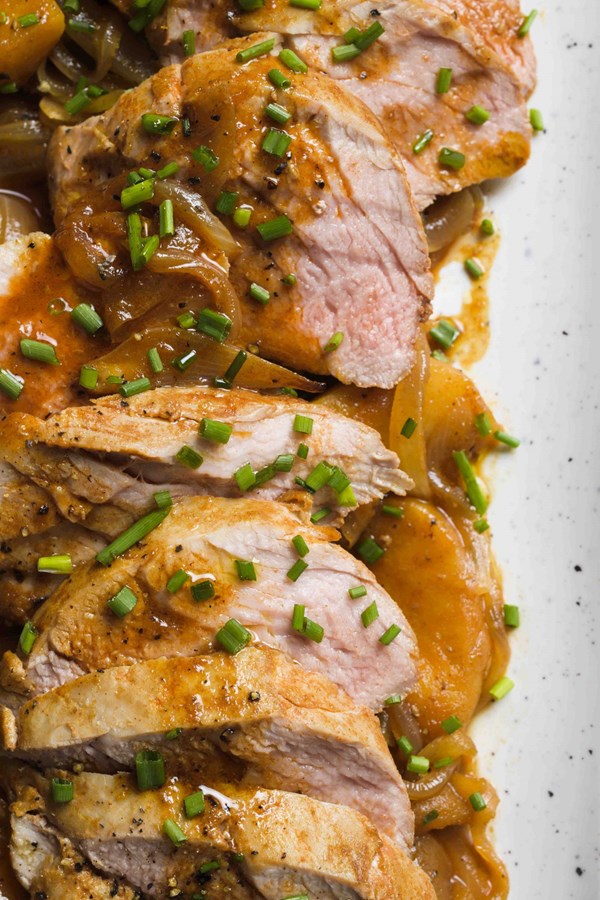 Pan-roasted pork tenderloins with apple, sherry and smoked paprika