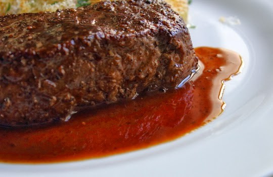 Pan sauce "Bordelaise" (red wine reduction steak sauce)