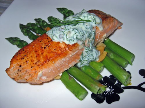 Pan seared salmon with dill sour cream sauce