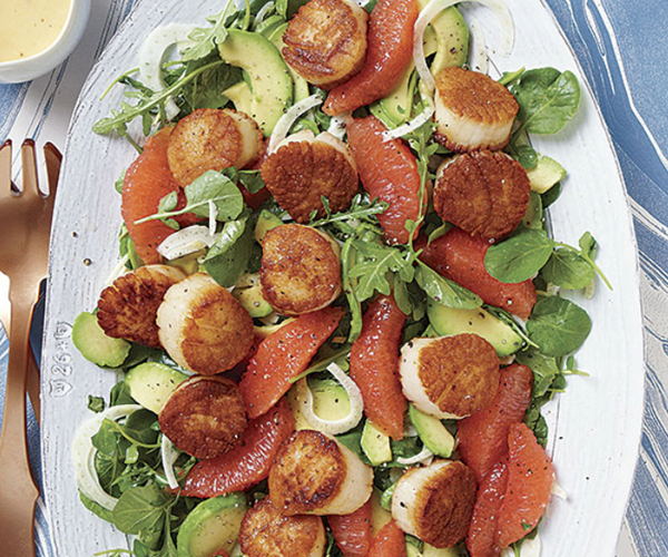 Pan-seared sea scallop salad with grapefruit and fennel