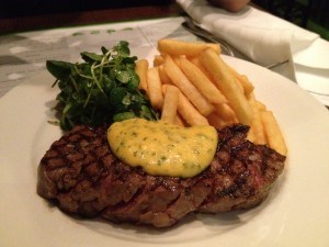 Pan-seared sirloin shell steak with food processor Béarnaise sauce