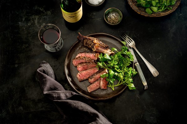 Pan-seared steak with red wine sauce