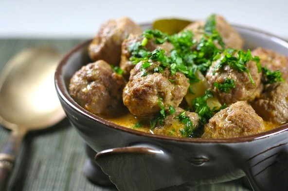 Panaeng curry meatballs