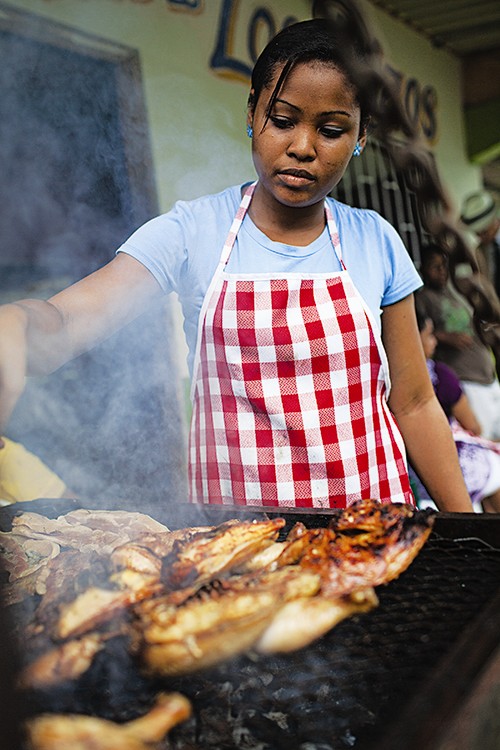 Panamanian garlic chicken (Pollo al ajillo)