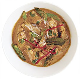 Panang curry with chicken, asparagus and mushrooms
