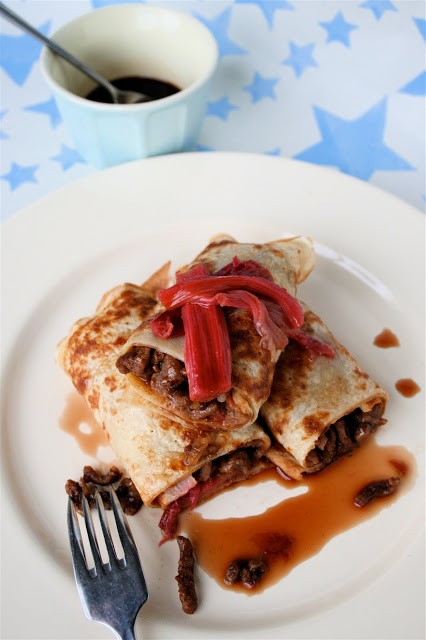 Pancakes filled with sweet and spicy pork with rhubarb