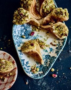 Pancakes with ashta and pistachio filling (Asafiri)