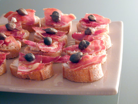 Pancetta and capers crostini