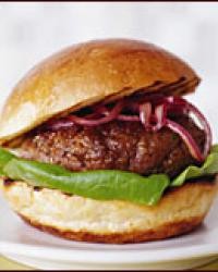Pancetta-beef burgers with horseradish ketchup