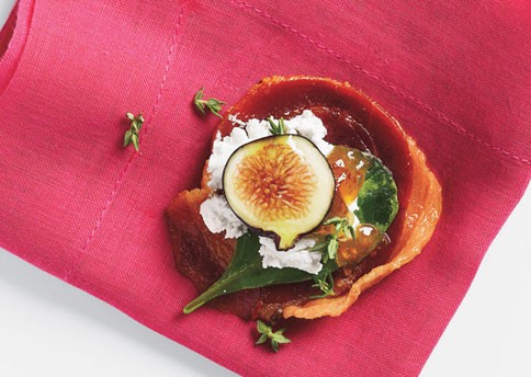 Pancetta crisps with goat cheese and figs