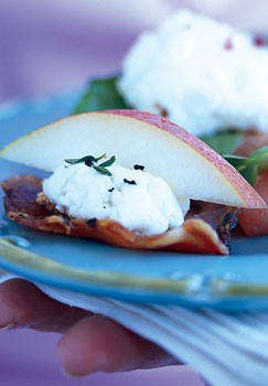Pancetta crisps with goat cheese and pear