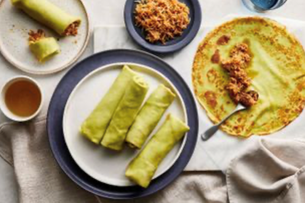 Pandan and coconut crepes (Kuih dadar)