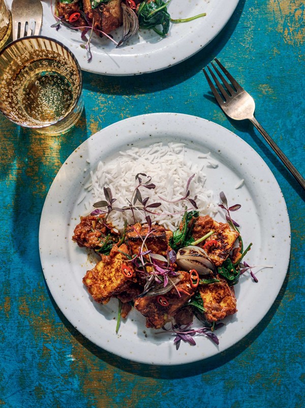 Paneer dopiaza with charred shallot petals
