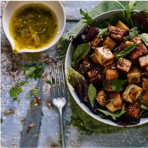 Paneer, mango + tamarind salad (Aam, paneer aur imli ka salad)