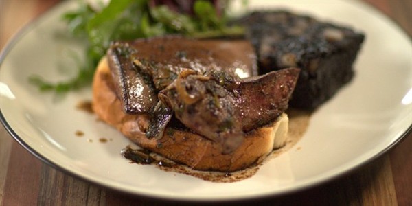 Panfried pork liver with balsamic glaze