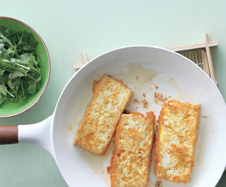 Panfried tofu with romano-bean and herb salad
