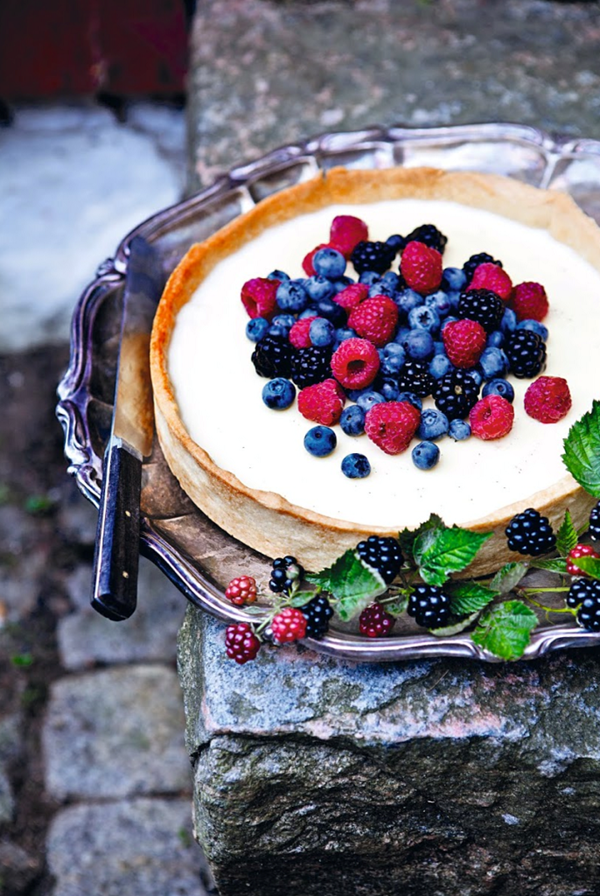 Panna cotta pie with summer berries