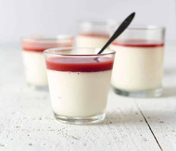 Panna cotta with berry sauce