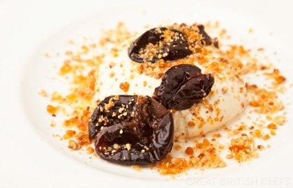 Panna cotta with marinated prunes and hazelnut croquante