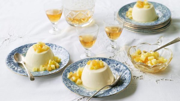 Panna cotta with pineapple & ginger