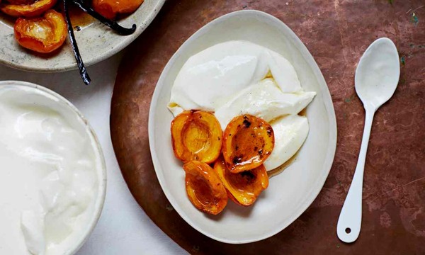Panna cotta with roasted nespole