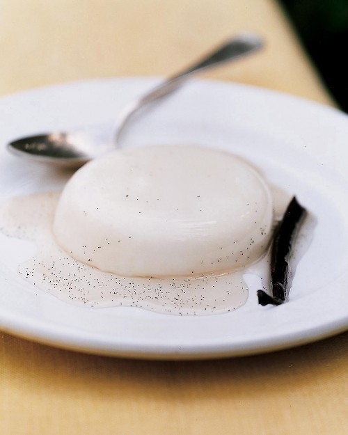 Panna cotta with vanilla syrup