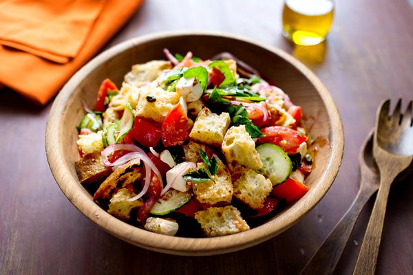 Panzanella with mozzarella and herbs