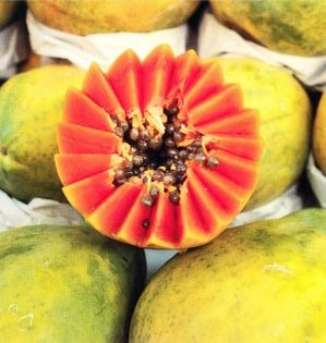 Papaya and orange smoothie (Suco de mamâo com laranja)