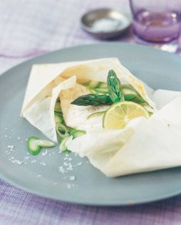 Paper-wrapped and steamed red snapper
