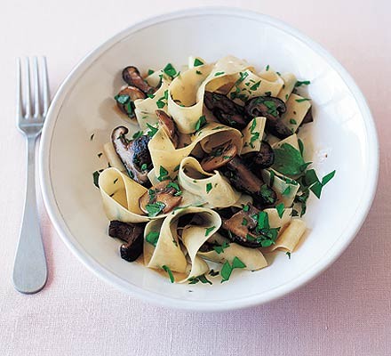 Pappardelle with mushrooms, lemon and parsley
