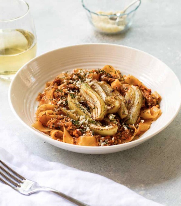Pappardelle with roasted red pepper pesto and sauteéd fennel
